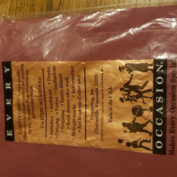 Burgundy Rectangle Tablecloth 3-ply - New - Picture 5 of 5